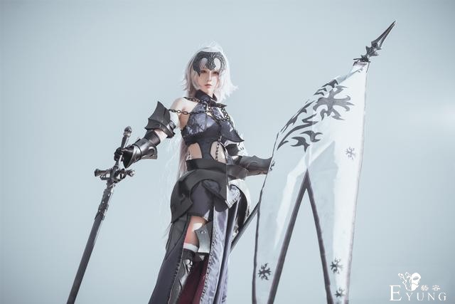三组漂亮妹子COS的人气游戏《FGO》角色贞德！还原度不错-23.jpg