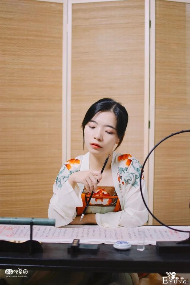 拥有800+张复古磁带的「私人换装馆」，你还没去打卡？-22.jpg