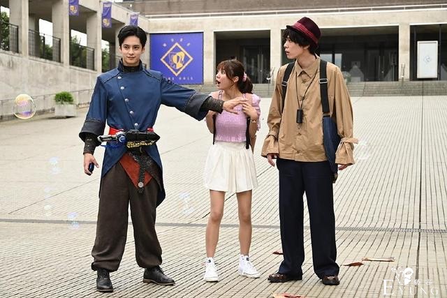 假面骑士圣刃第2章：蚂蚁怪人吐沫登场，二骑水狮现身，混战开启-5.jpg