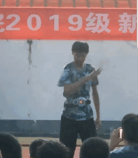 又到一年军训日，我还是对那个COS雷姆送西瓜的学姐念念不忘-4.jpg