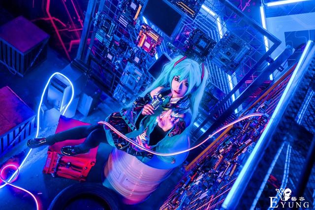 三组漂亮国人妹子COS的虚拟角色“初音未来”！很可爱的作品-4.jpg