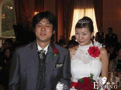 漫画家出名后能为家乡做啥？尾田默默捐款8亿，青山搞了个小镇-1.jpg
