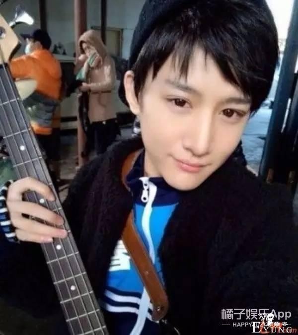 还记得中国最美“伪娘”小灿么？他换上男装依然帅翻一片！-4.jpg