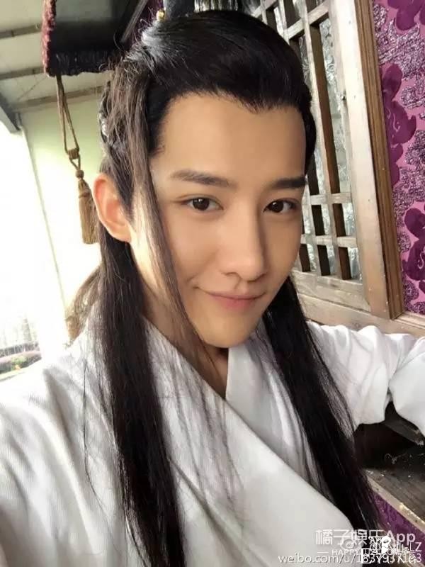 还记得中国最美“伪娘”小灿么？他换上男装依然帅翻一片！-32.jpg