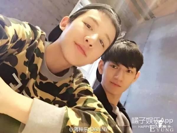还记得中国最美“伪娘”小灿么？他换上男装依然帅翻一片！-37.jpg