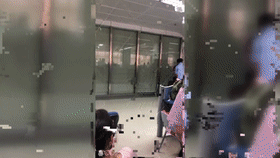 南宁某高校图书馆出现“变装男”，穿女装做不可描述动作，再看到速报警！-2.jpg