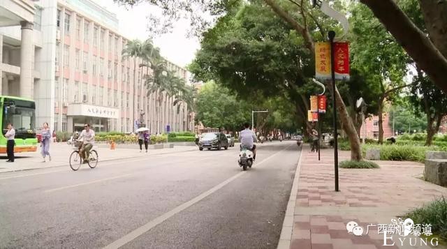 南宁某高校图书馆出现“变装男”，穿女装做不可描述动作，再看到速报警！-9.jpg