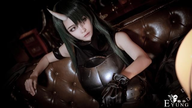 三位国人漂亮妹子COS的国产游戏《明日方舟》角色“星熊”-25.jpg