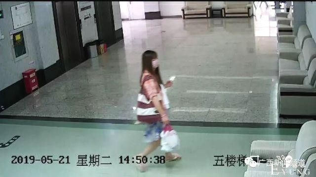 南宁某高校图书馆出现“变装男”，穿女装做不可描述动作，再看到速报警！-2.jpg
