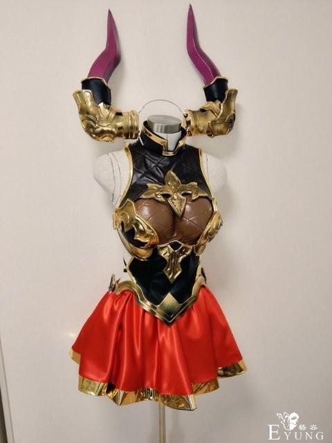 为了儿子的伪娘之路，日本妈妈成为cos服装道具制作大师-2.jpg