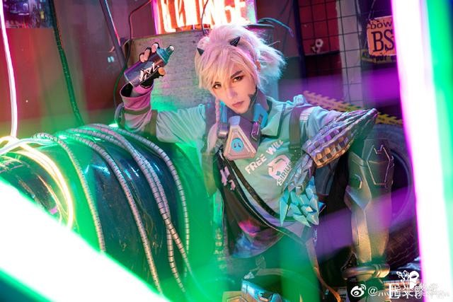 《王者荣耀》天狼狩猎者裴擒虎cos，时尚视觉感冲击，太酷啦-9.jpg