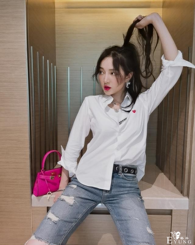 梦佳cos甄姬大玩二次元风，平时穿衣也挺保守的，这次这么大胆-5.jpg