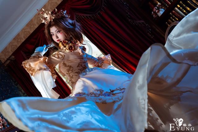 三位漂亮COSER扮演的《第五人格》角色红夫人！画面相当华丽-6.jpg