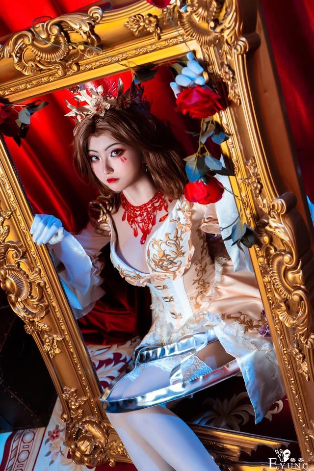 三位漂亮COSER扮演的《第五人格》角色红夫人！画面相当华丽-7.jpg