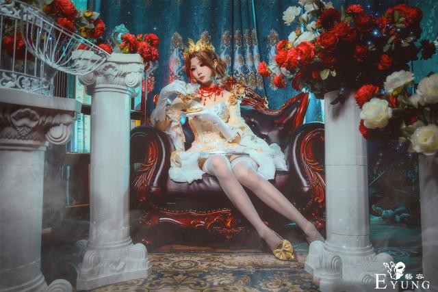 三位漂亮COSER扮演的《第五人格》角色红夫人！画面相当华丽-12.jpg