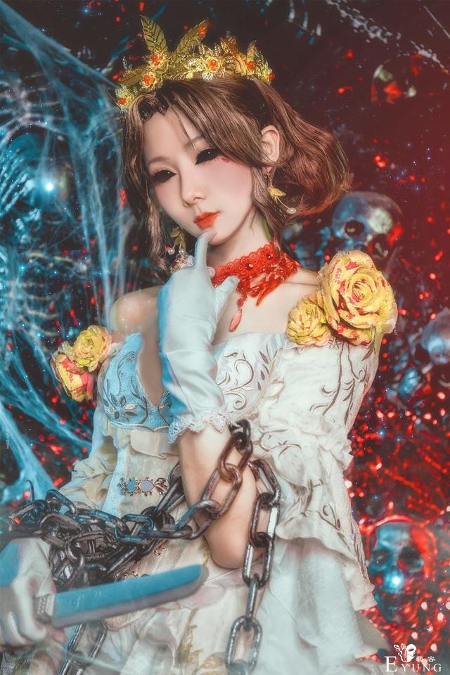 三位漂亮COSER扮演的《第五人格》角色红夫人！画面相当华丽-13.jpg