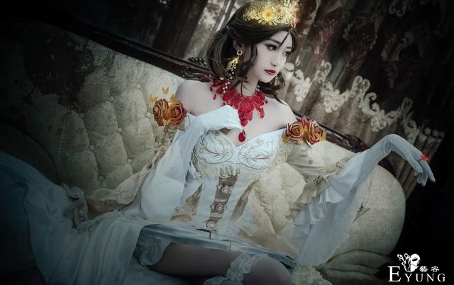 三位漂亮COSER扮演的《第五人格》角色红夫人！画面相当华丽-23.jpg