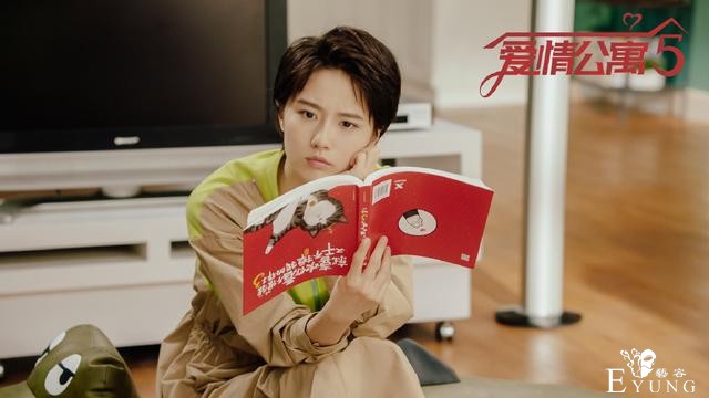 《爱情公寓5》海棠大力相亲时有谁注意到身后那个人？熟悉的面孔-5.jpg