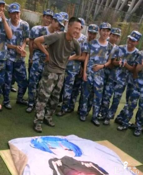 大学生用动漫被子引围观，用这类被子合适么？想买的话咋买？-3.jpg