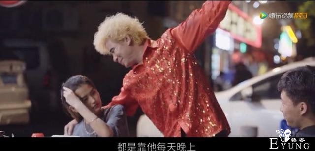 卖唱，跳舞，陪酒……她其实是男扮女装-13.jpg