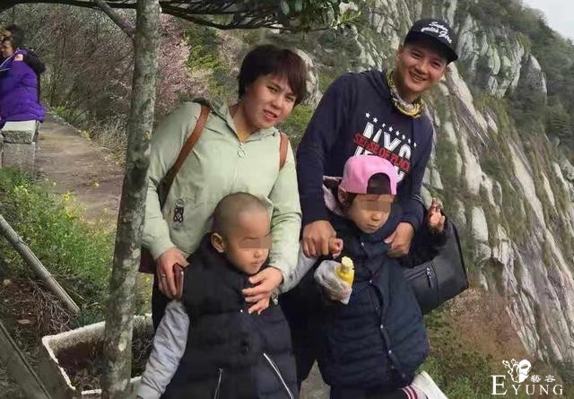 小伙男扮女装10年遭上百名男粉丝表白，惹得妻子吃醋：我太难了-4.jpg