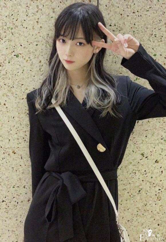 日本画师露出真容，原来是个美少女！画美少女的果然都是美少女么-4.jpg