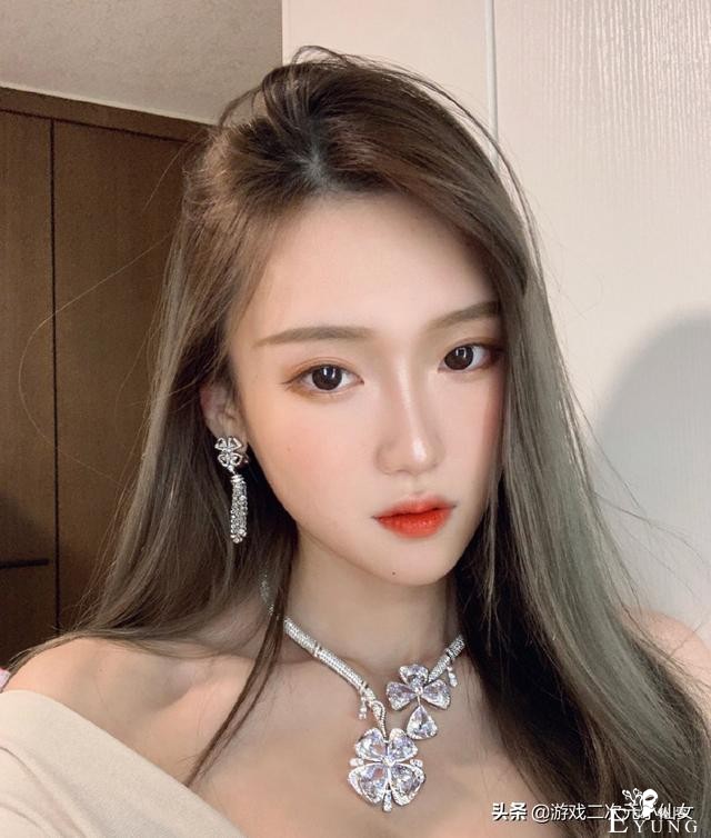 继腐团儿之后，二次元又现一“现象级”美女，曾PK乔碧萝-1.jpg