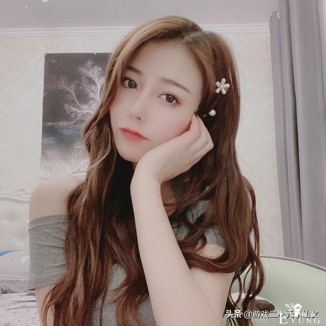 继腐团儿之后，二次元又现一“现象级”美女，曾PK乔碧萝-4.jpg