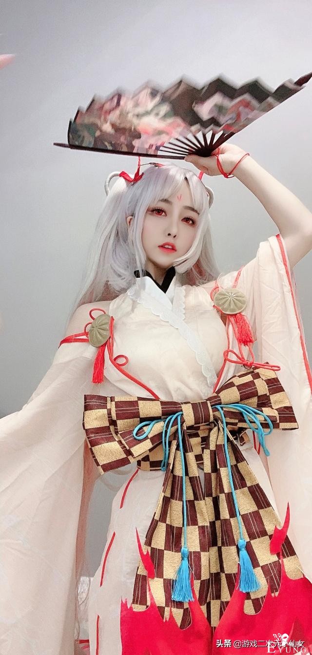 继腐团儿之后，二次元又现一“现象级”美女，曾PK乔碧萝-6.jpg