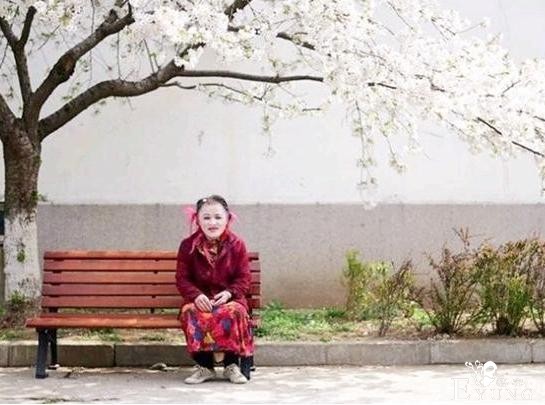 他男扮女装16年，终日浓妆艳抹，背后的故事让人心酸-5.jpg