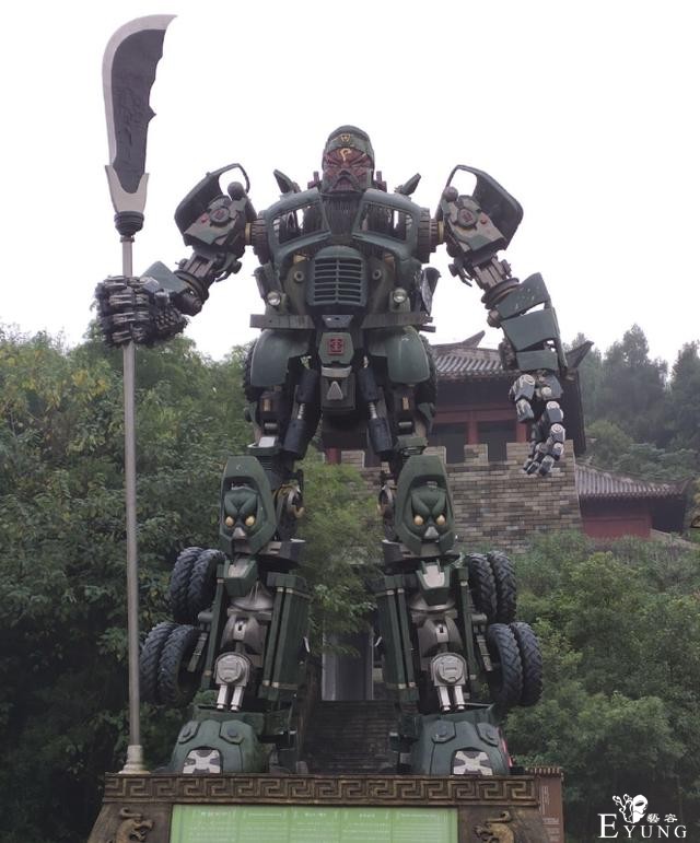 有人在赤壁景区拍到关公机器人，网友吐槽：他还大战过外星人呢-1.jpg