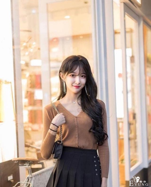 女装大佬一边隆胸，一边又想参加男团选秀，网友 表示上不了台面-6.jpg