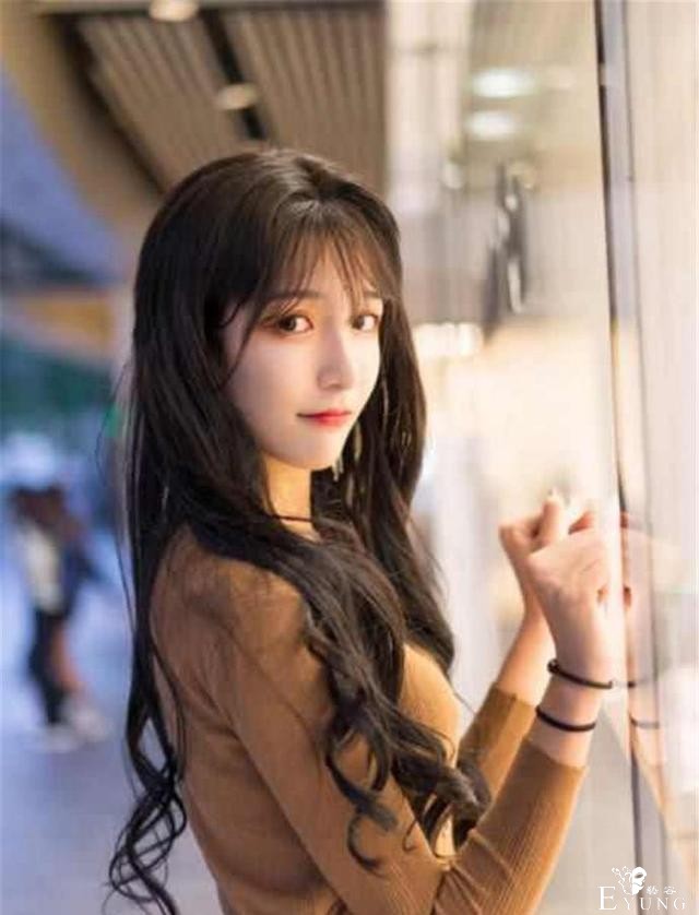 女装大佬一边隆胸，一边又想参加男团选秀，网友 表示上不了台面-7.jpg
