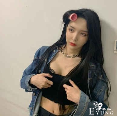 女装大佬一边隆胸，一边又想参加男团选秀，网友 表示上不了台面-9.jpg