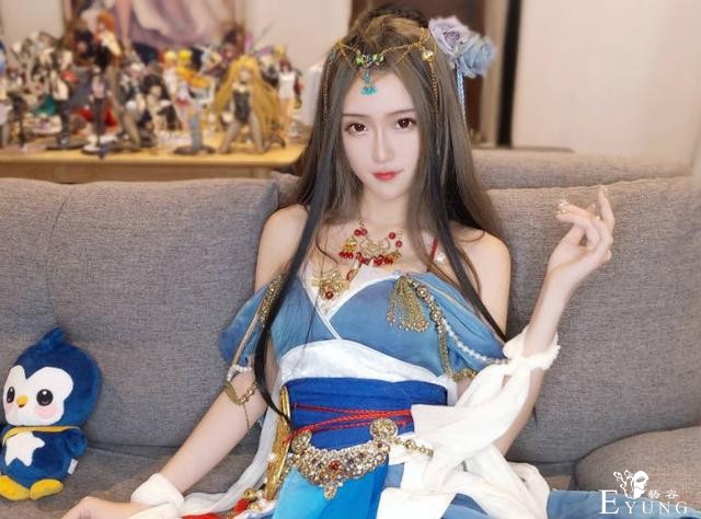 斗鱼二次元一姐腐团儿COS《火影忍者》纲手，水友：太还原了-1.jpg