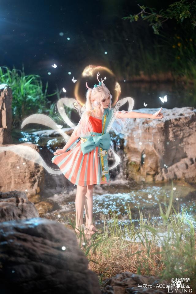 《王者荣耀》遇见神鹿瑶cos，美丽如画，小可爱从游戏里出来啦-6.jpg