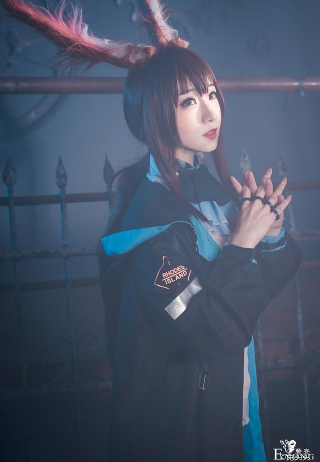 《明日方舟》阿米娅cos，可爱的气质，好看到令人动容-4.jpg