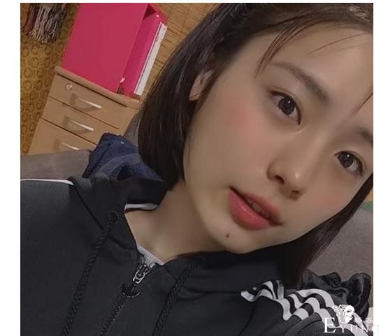 16岁高中生“男扮女装”，因颜值高身材好迅速走红，女生都羡慕-5.jpg