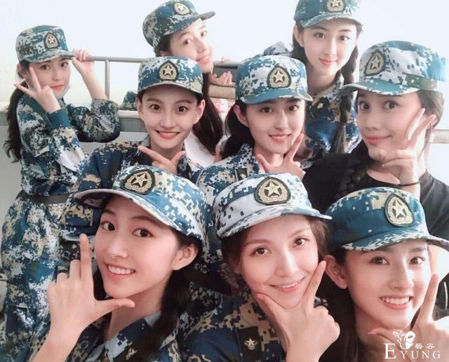 16岁高中生“男扮女装”，因颜值高身材好迅速走红，女生都羡慕-6.jpg
