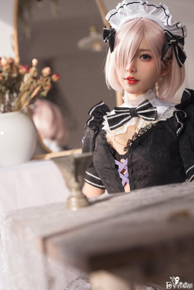 Coser肉糊糊_女仆制服cos-1.jpg