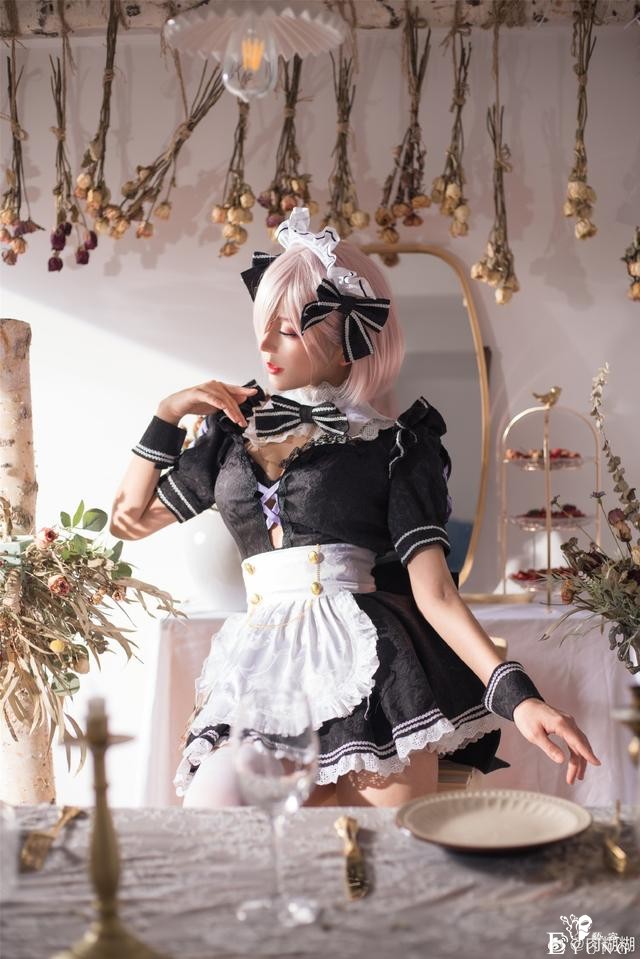 Coser肉糊糊_女仆制服cos-3.jpg
