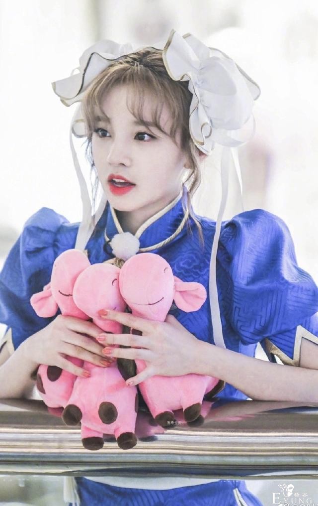 明星也爱玩cosplay，这些惟妙惟肖的造型，谁最有二次元风-2.jpg