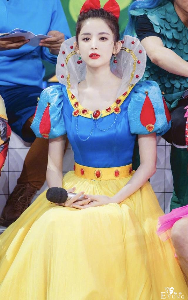 明星也爱玩cosplay，这些惟妙惟肖的造型，谁最有二次元风-3.jpg