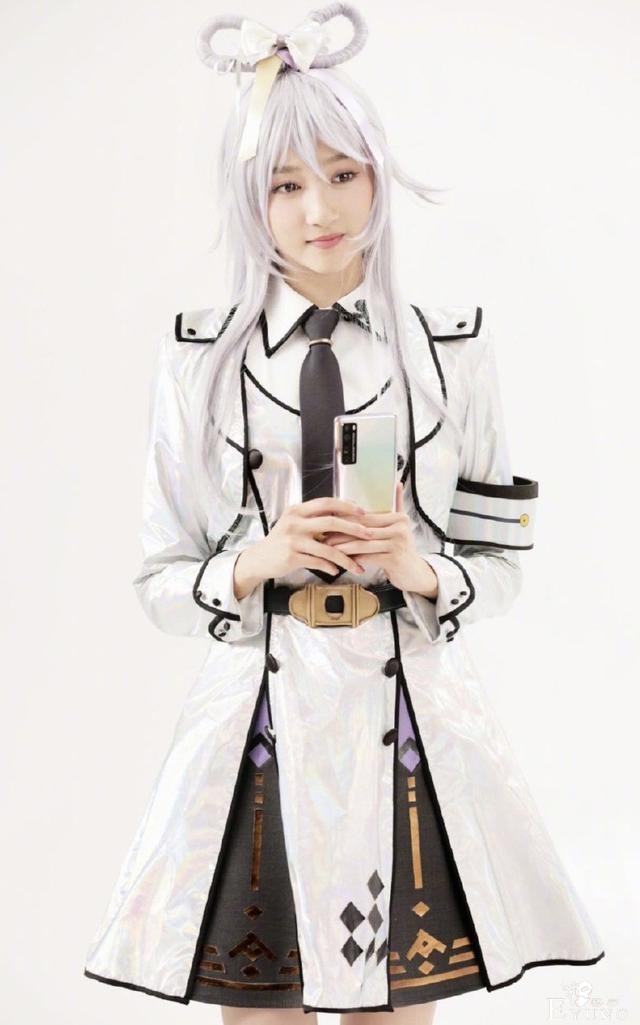 明星也爱玩cosplay，这些惟妙惟肖的造型，谁最有二次元风-4.jpg