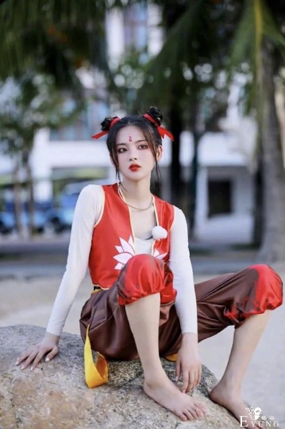 明星也爱玩cosplay，这些惟妙惟肖的造型，谁最有二次元风-7.jpg