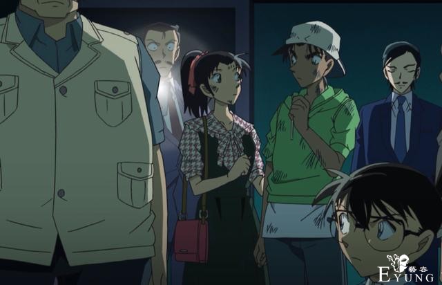 名侦探柯南：基德化身“女装大佬”调戏平次，却反被平次壁咚-2.jpg