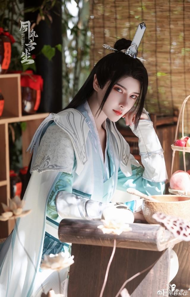 绝美颜值，《穿书自救指南》沈清秋cos，第一眼就被惊艳到-1.jpg