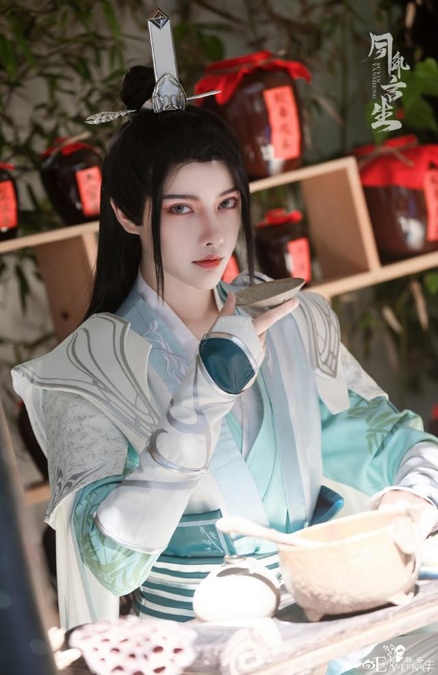 绝美颜值，《穿书自救指南》沈清秋cos，第一眼就被惊艳到-5.jpg