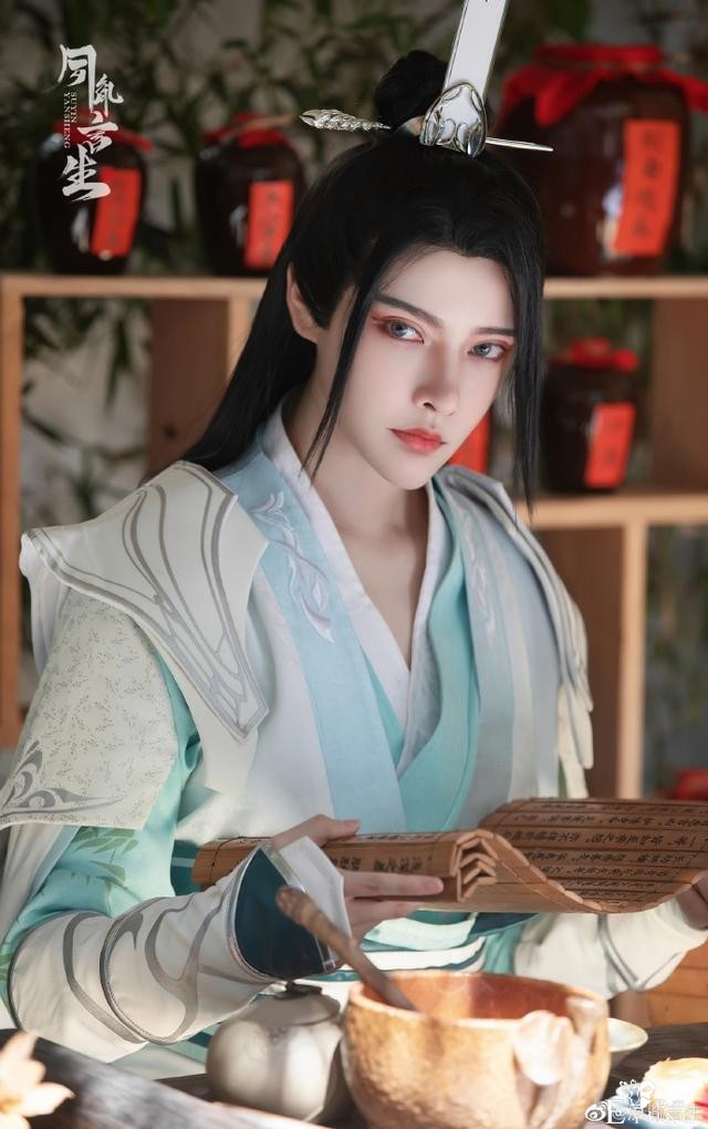 绝美颜值，《穿书自救指南》沈清秋cos，第一眼就被惊艳到-9.jpg