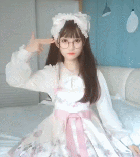 当女装大佬穿上lo裙，比女人更有女人味，认全谁是男的算我输-1.jpg